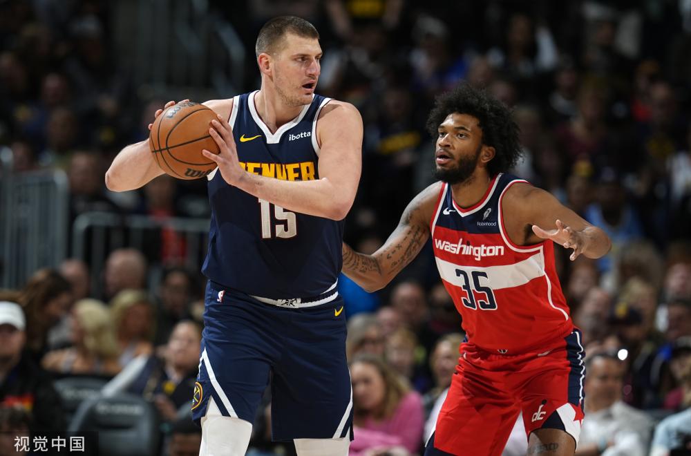 在场上的每 在场上的每